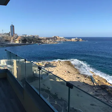 Let Me Host - De Redin Court Lägenhet Sliema