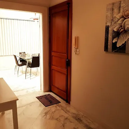 Let Me Host - De Redin Court Sliema