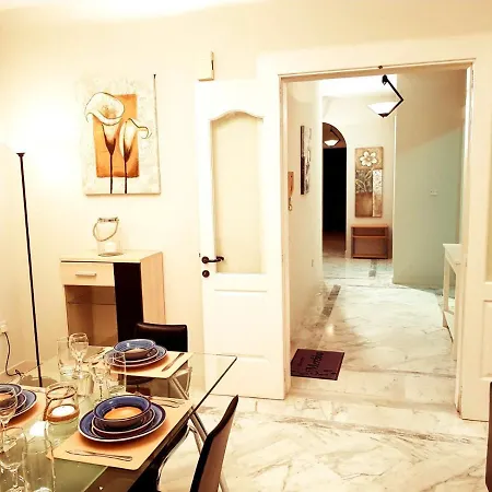 Let Me Host - De Redin Court Sliema