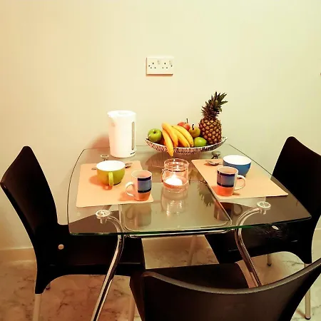 דירה Let Me Host - De Redin Court סליאמה